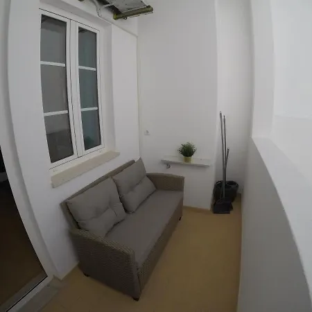 Studio 2 By Blue Door *
